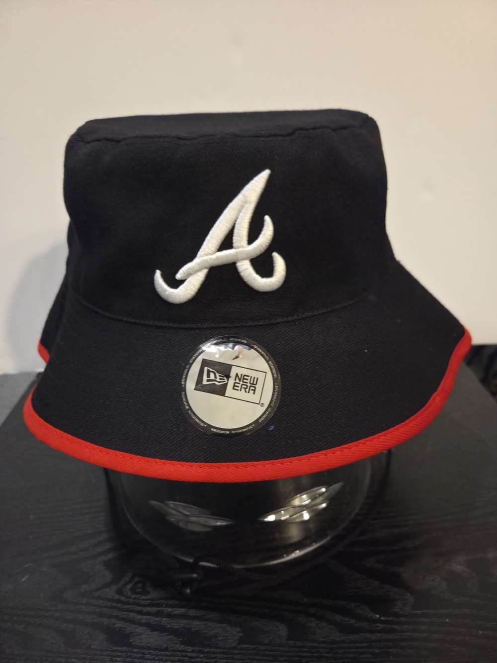 ATLANTA BRAVES MLB BLACK NEW ERA BUCKET HAT. NEW